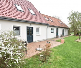 Elegant Apartment in Stellshagen with garden seating and barbecue