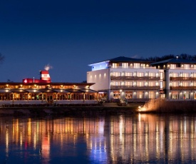 Riverside Hotel