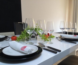 Studio Apartment L.Y.M.A.