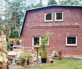 Holiday home Berlin 54 with Game Room