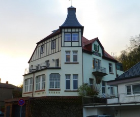 Kurhaus Trifels-Gästehaus Villa Waldfrieden